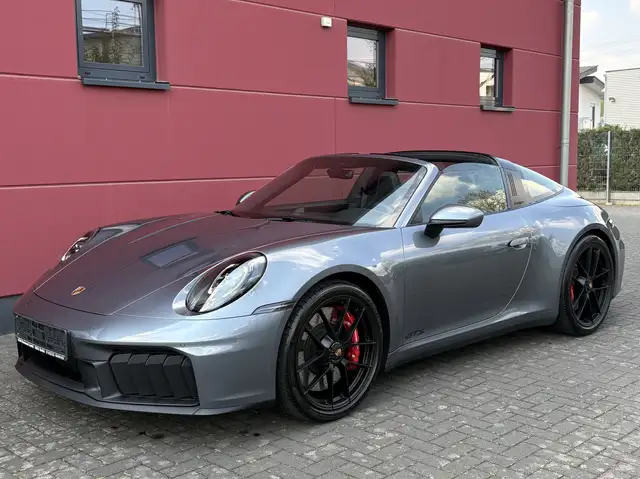 Porsche 911 CARRERA 992.2 TARGA 4 GTS 541PS LEDERPAKET 1 HAND*