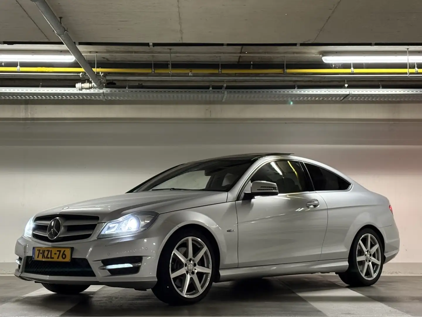 Mercedes-Benz C 350 Coupé AMG - pano - dealer onderhouden - Grijs - 1