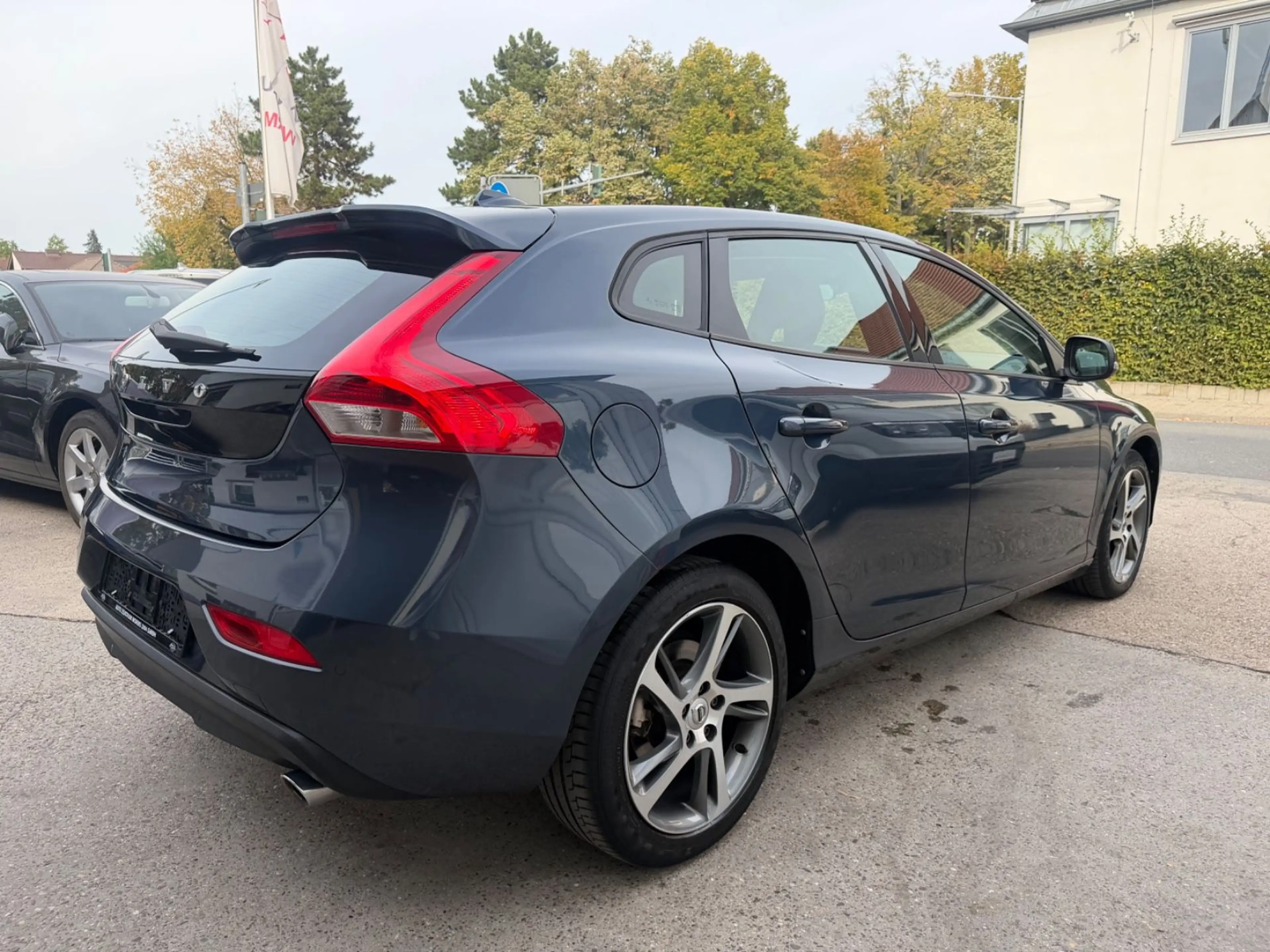 Volvo V40 D4*LED*Navi*R.Kamera*Scheckheft*190PS* — photo 5