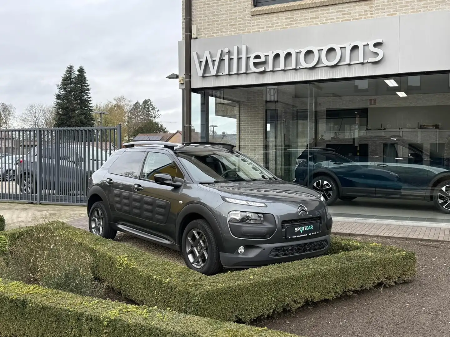Citroen C4 Cactus 1.6 BlueHDi 99PK *Navi*Camera*Zetelverwarming*... Gris - 1