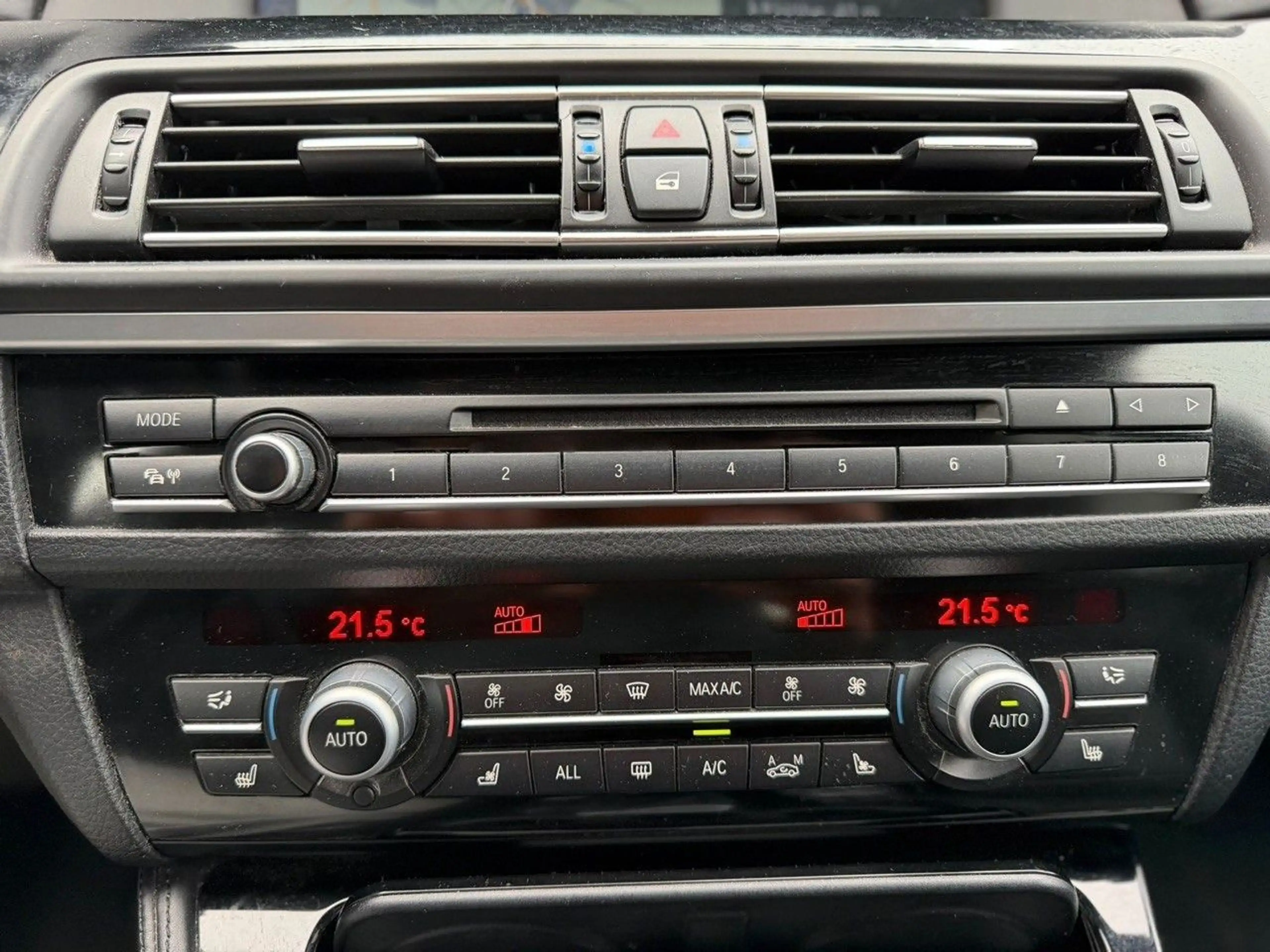 BMW 550 M550 d xDrive Standheizung Bi-Xenon Softclose — photo 14