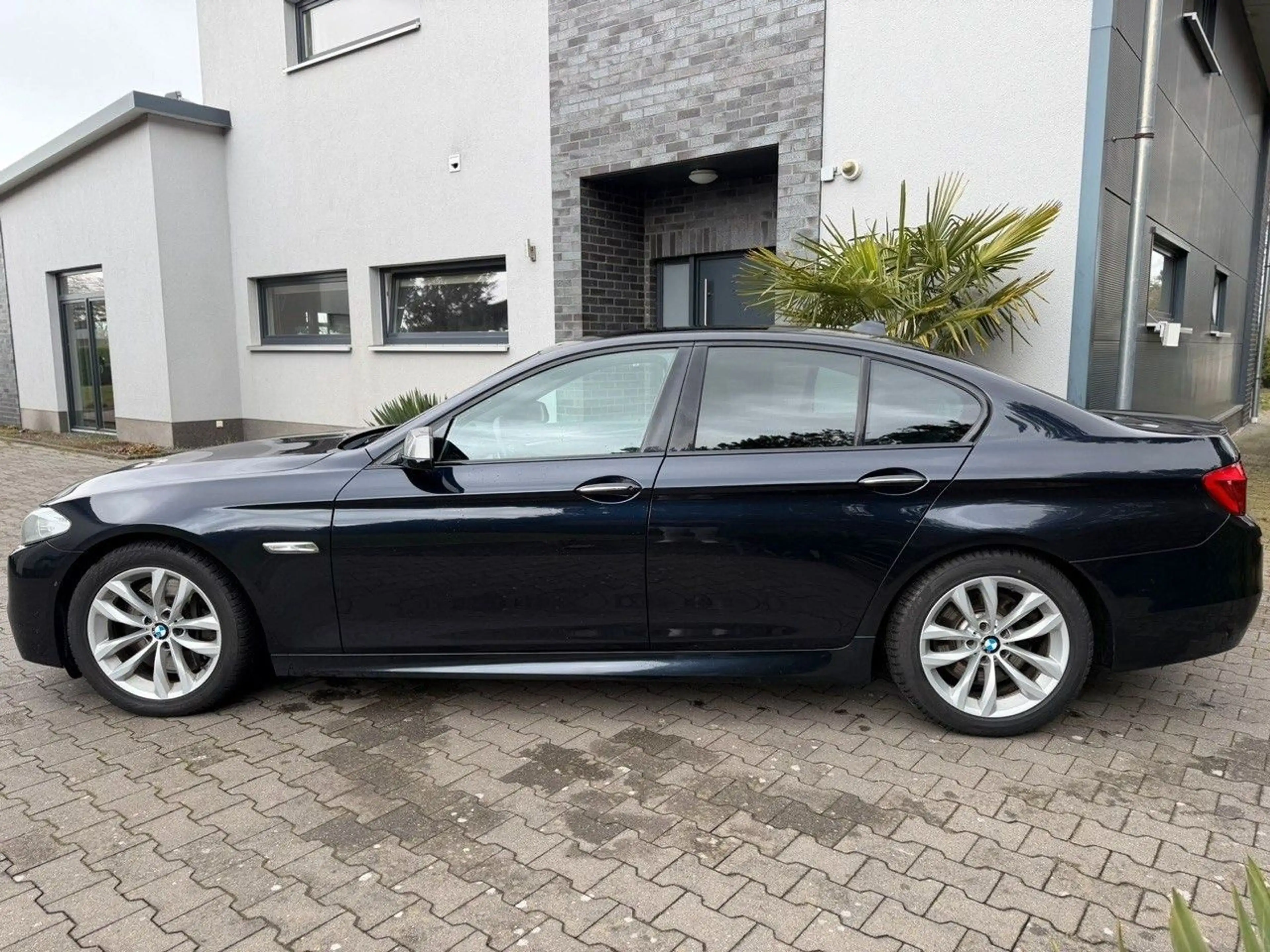 BMW 550 M550 d xDrive Standheizung Bi-Xenon Softclose — photo 6