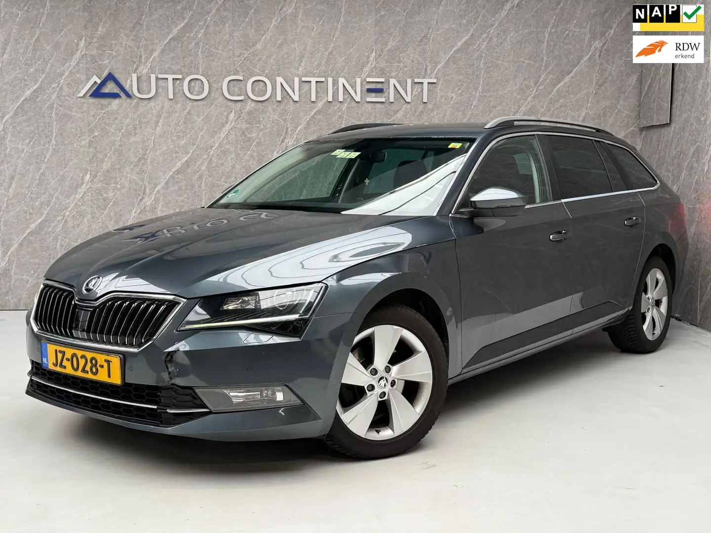 Skoda Superb Combi 1.6 TDI / AUT / NAP / 2e Eigenaar / APK Gris - 1