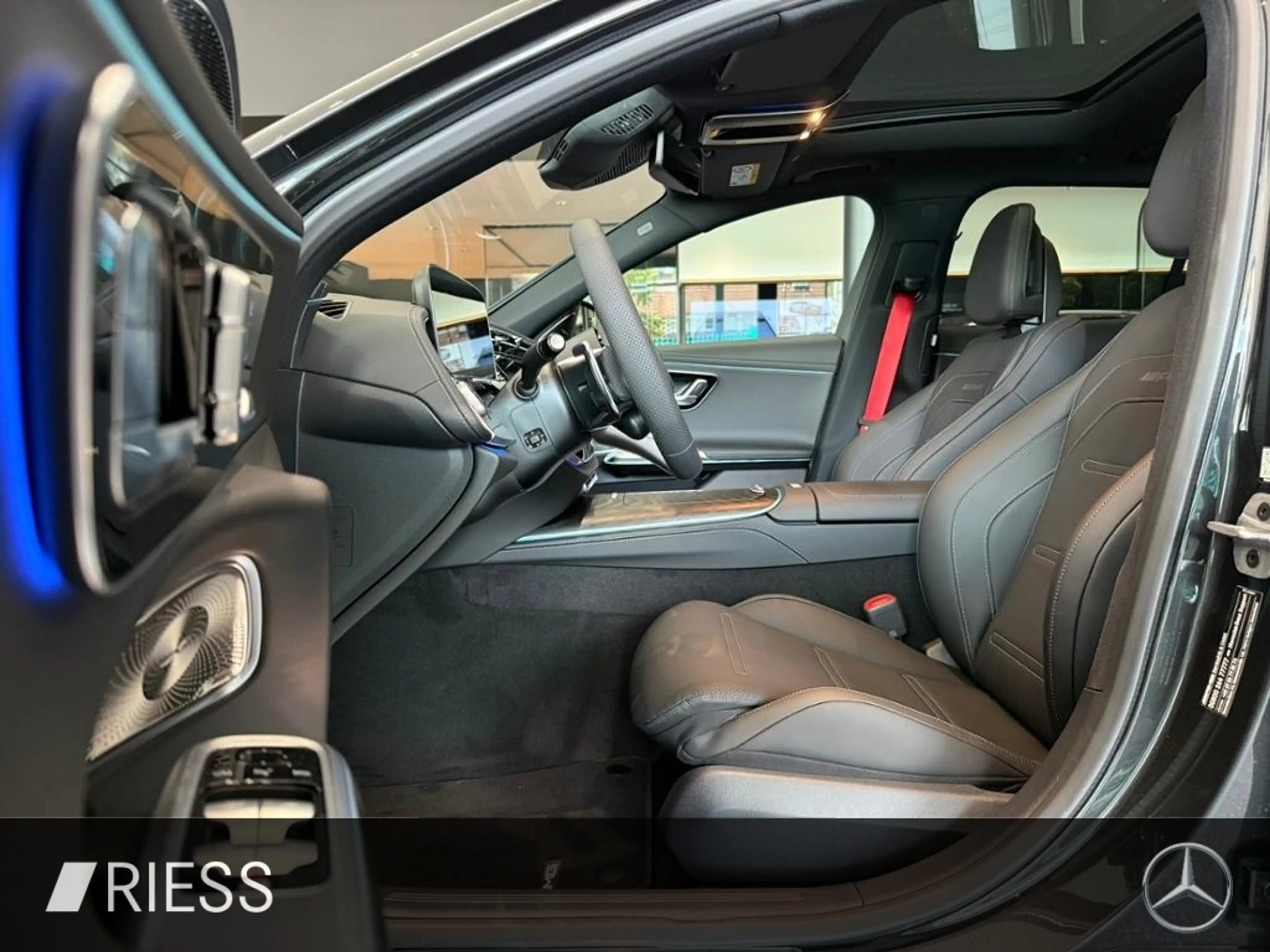 Mercedes-Benz E 53 AMG E 53 T AMG HYBRID PANO+HUD+DISTR+AHK+KEYL+BURM4D — photo 3