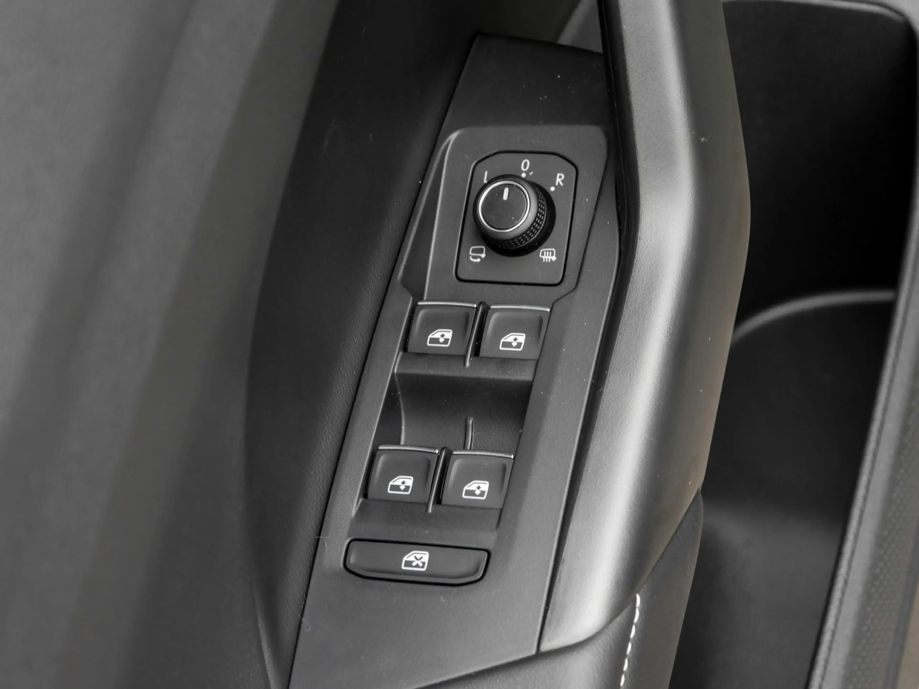 Volkswagen T-Cross ENERGY 1.0 TSI DSG LED Navi AHK TravelAss. Ganz... — photo 13