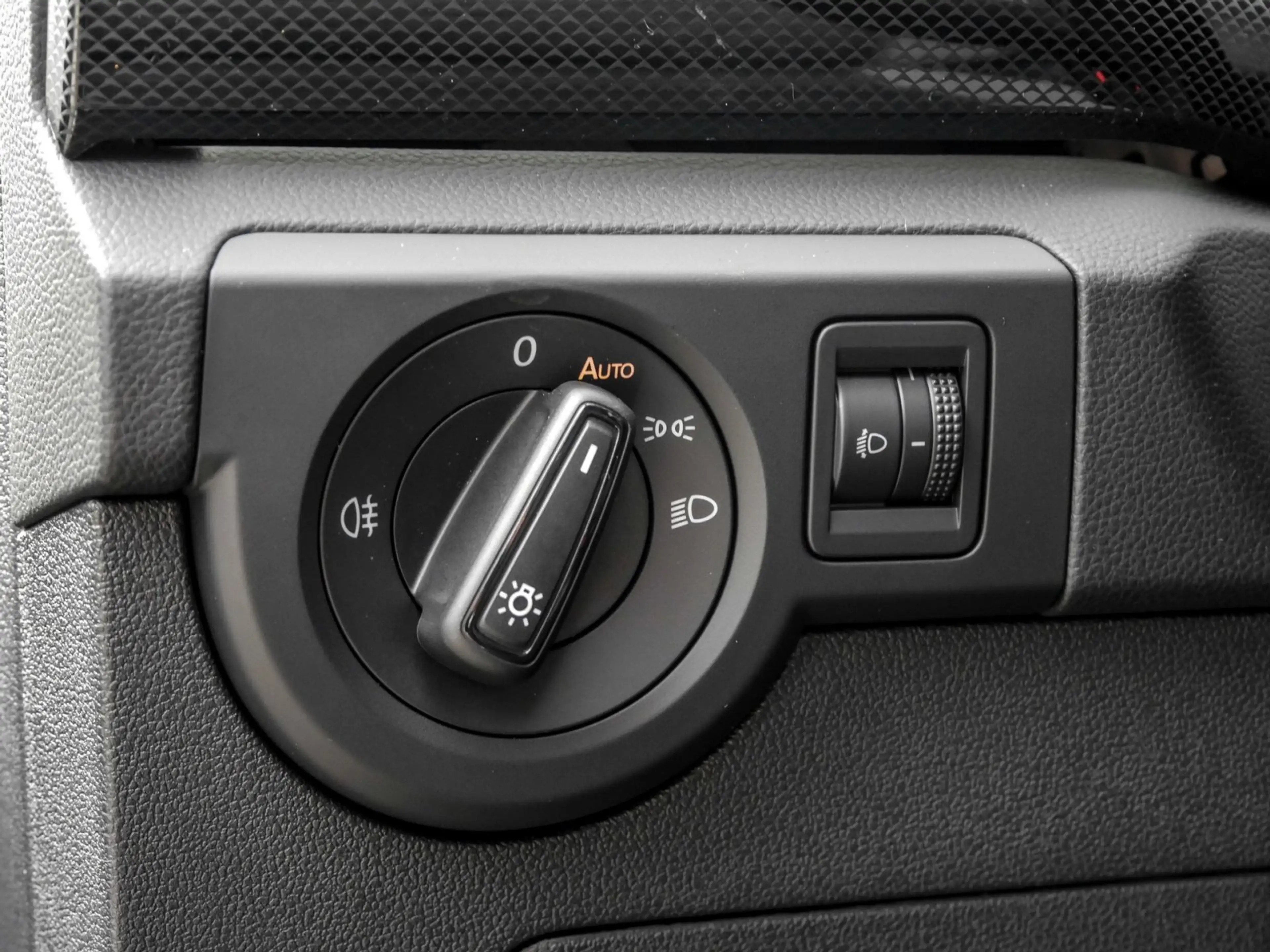 Volkswagen T-Cross ENERGY 1.0 TSI DSG LED Navi AHK TravelAss. Ganz... — photo 14