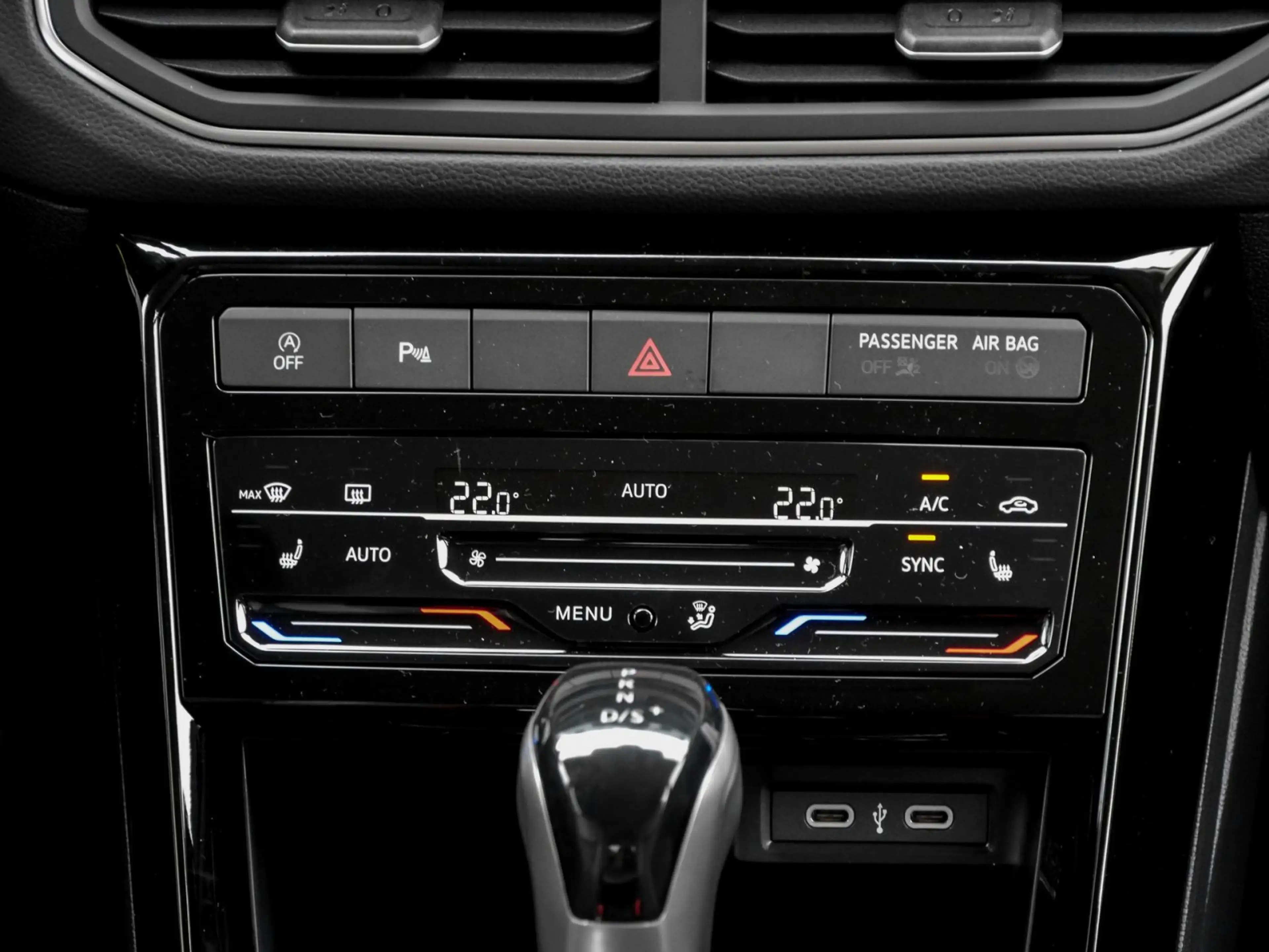Volkswagen T-Cross ENERGY 1.0 TSI DSG LED Navi AHK TravelAss. Ganz... — photo 8