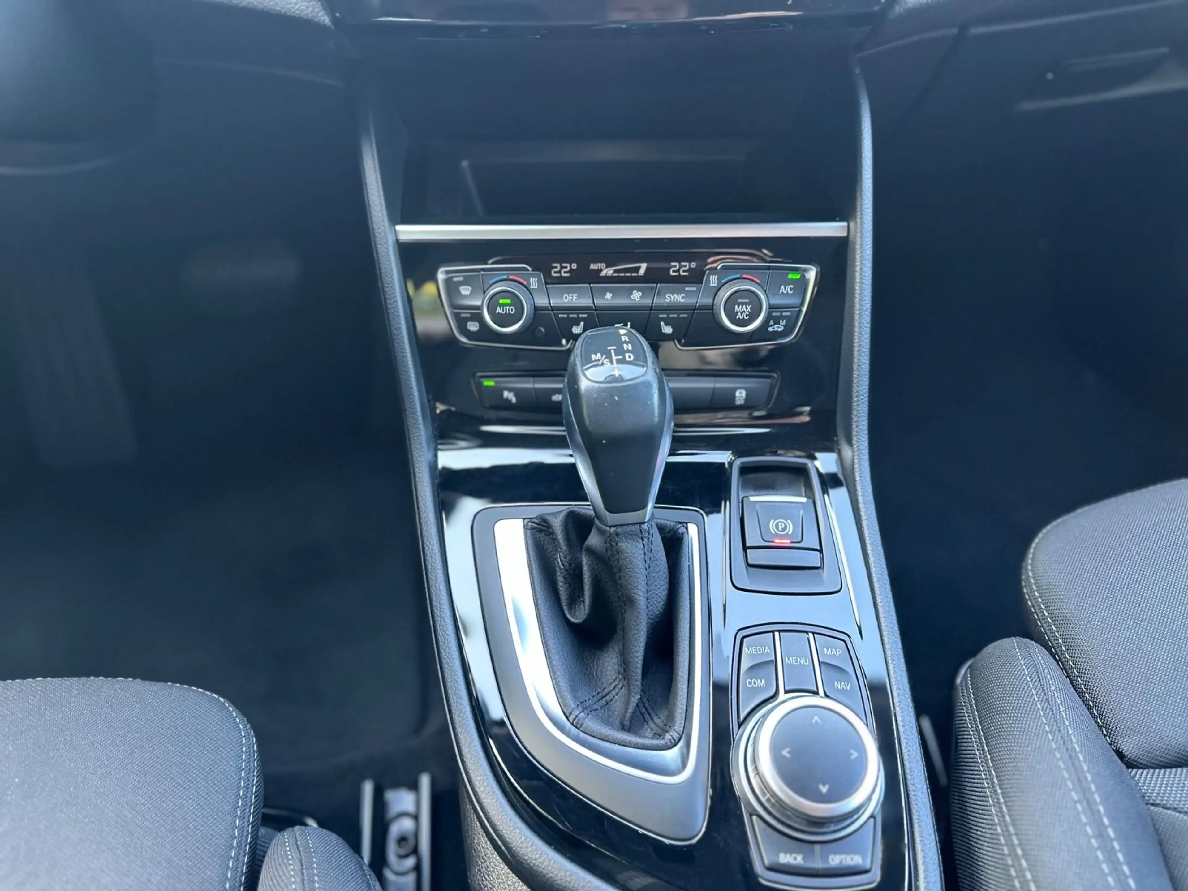 BMW 225 Advantage,Automatik — photo 13