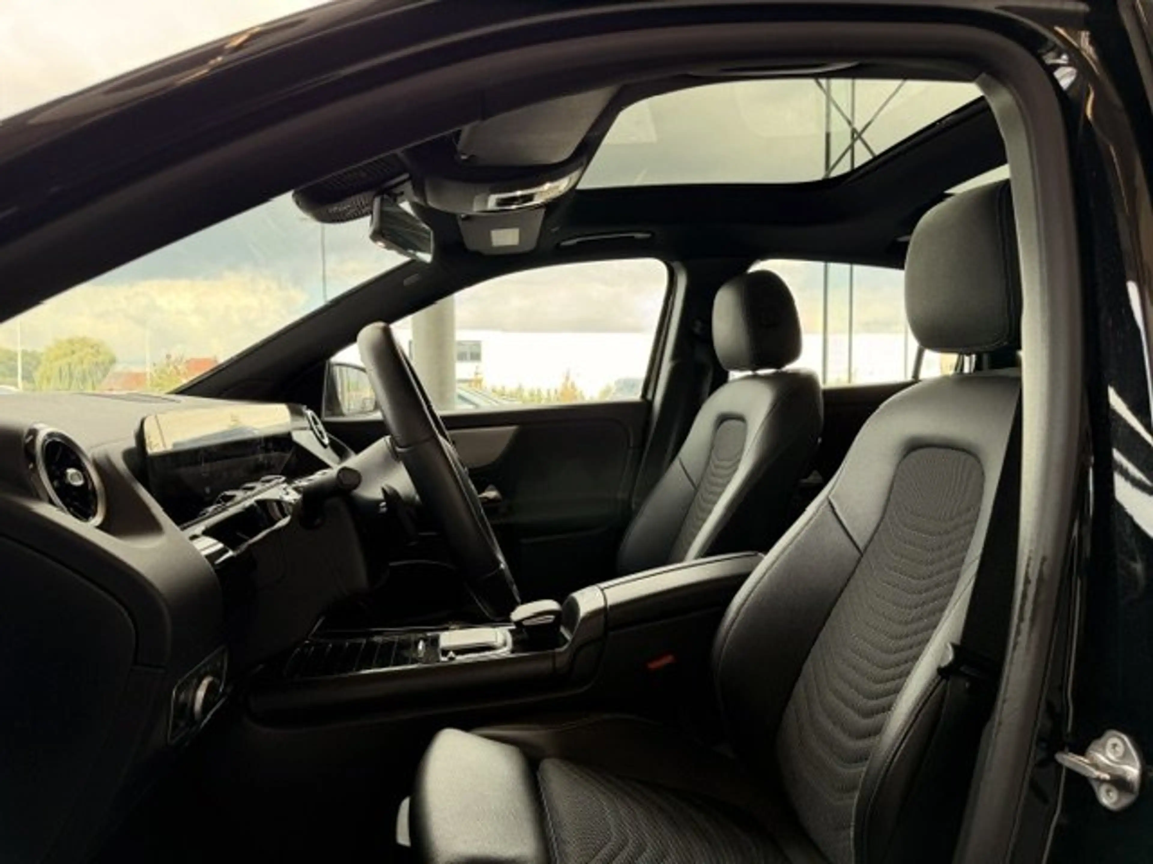 Mercedes-Benz GLA 250 250e PLUG-IN HYBRID AUTOMAAT PANO OPEN DAK — photo 9