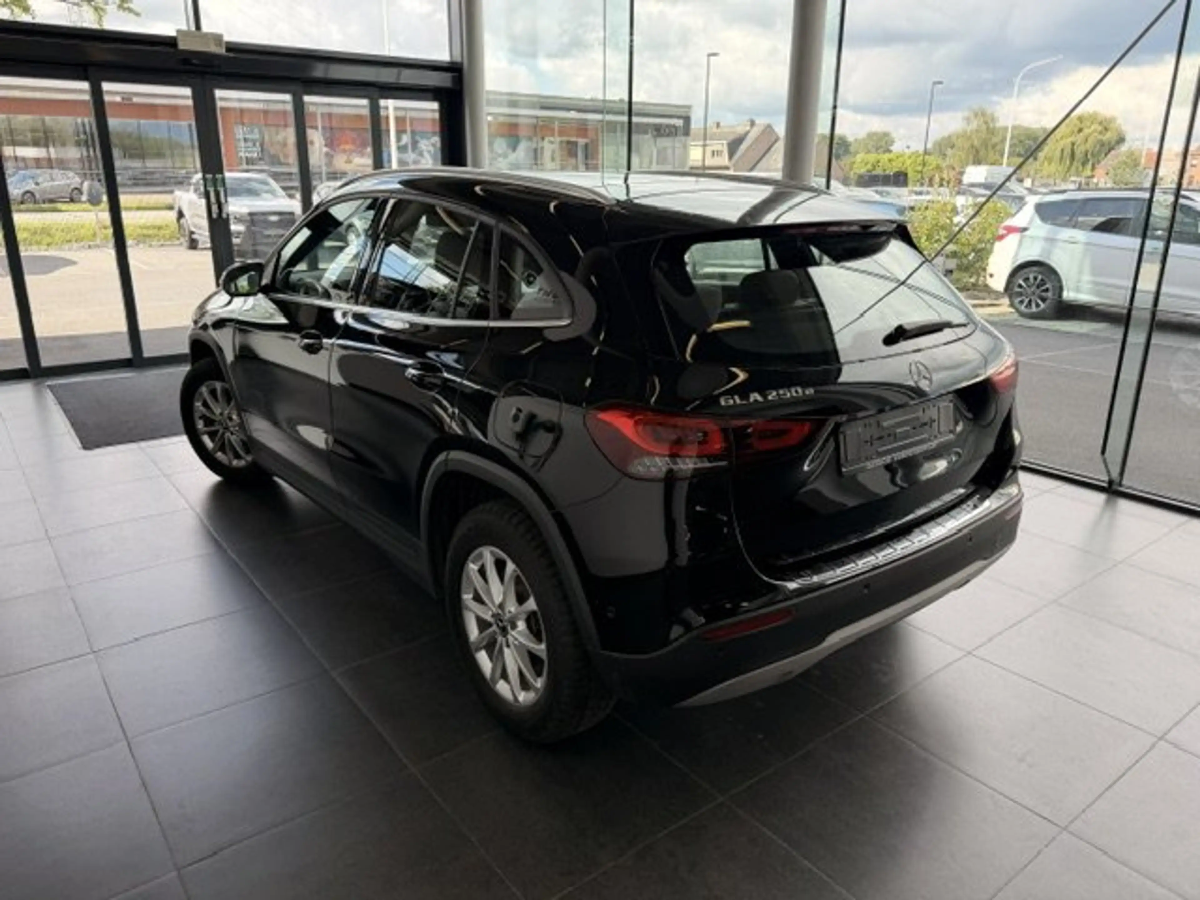 Mercedes-Benz GLA 250 250e PLUG-IN HYBRID AUTOMAAT PANO OPEN DAK — photo 5