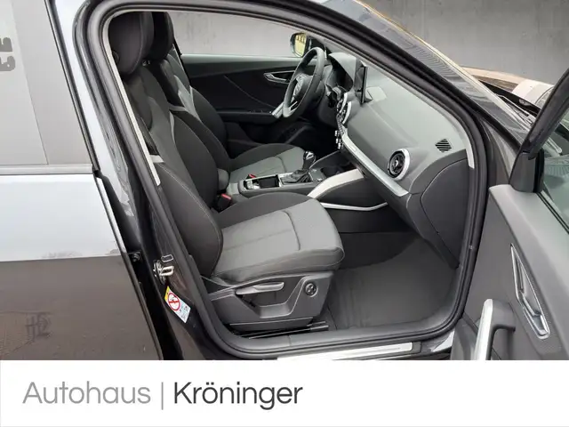 Audi Q2 view 9