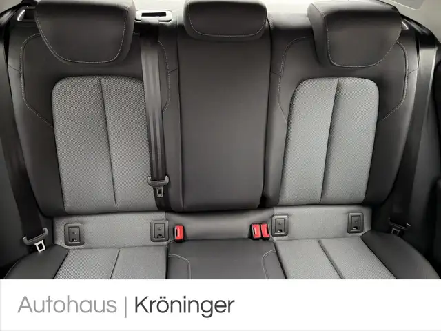 Audi Q2 view 10