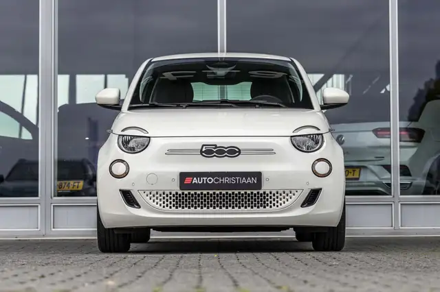 Fiat 500 view 3