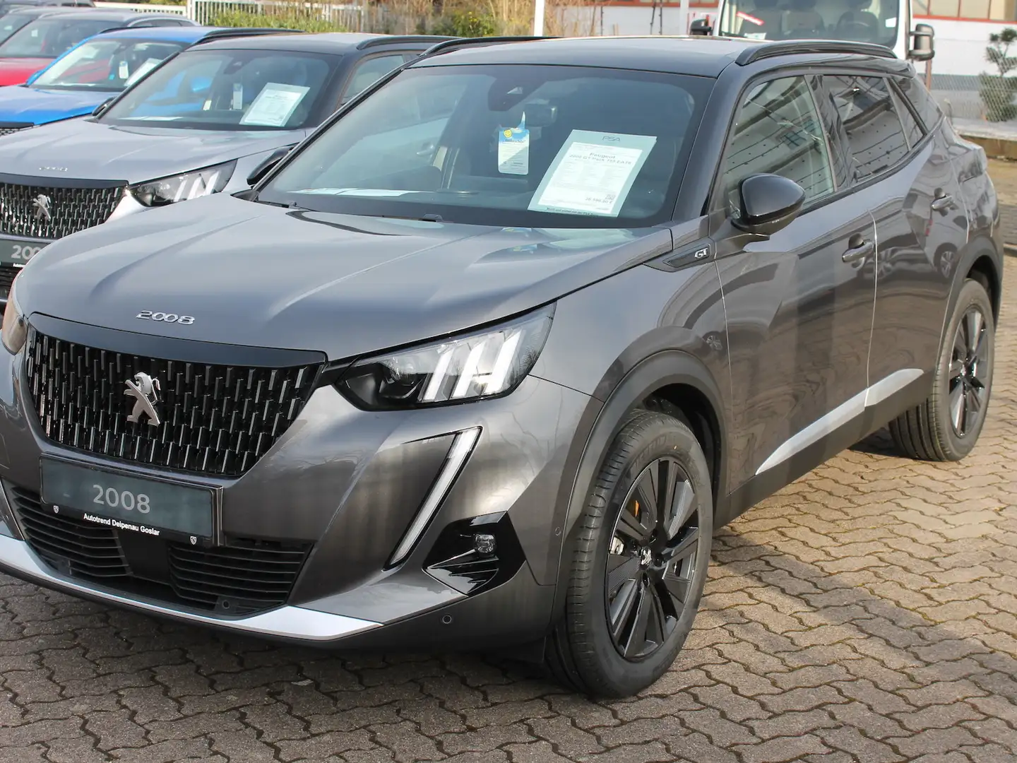 Peugeot 2008 GT Pack 155 EAT8 Soundsystem/ Panodach Grau - 2