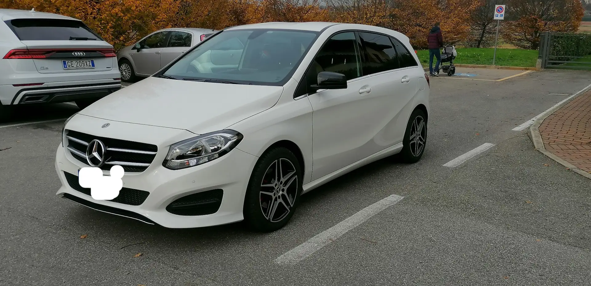 Mercedes-Benz B 180 Executive Tech - 1