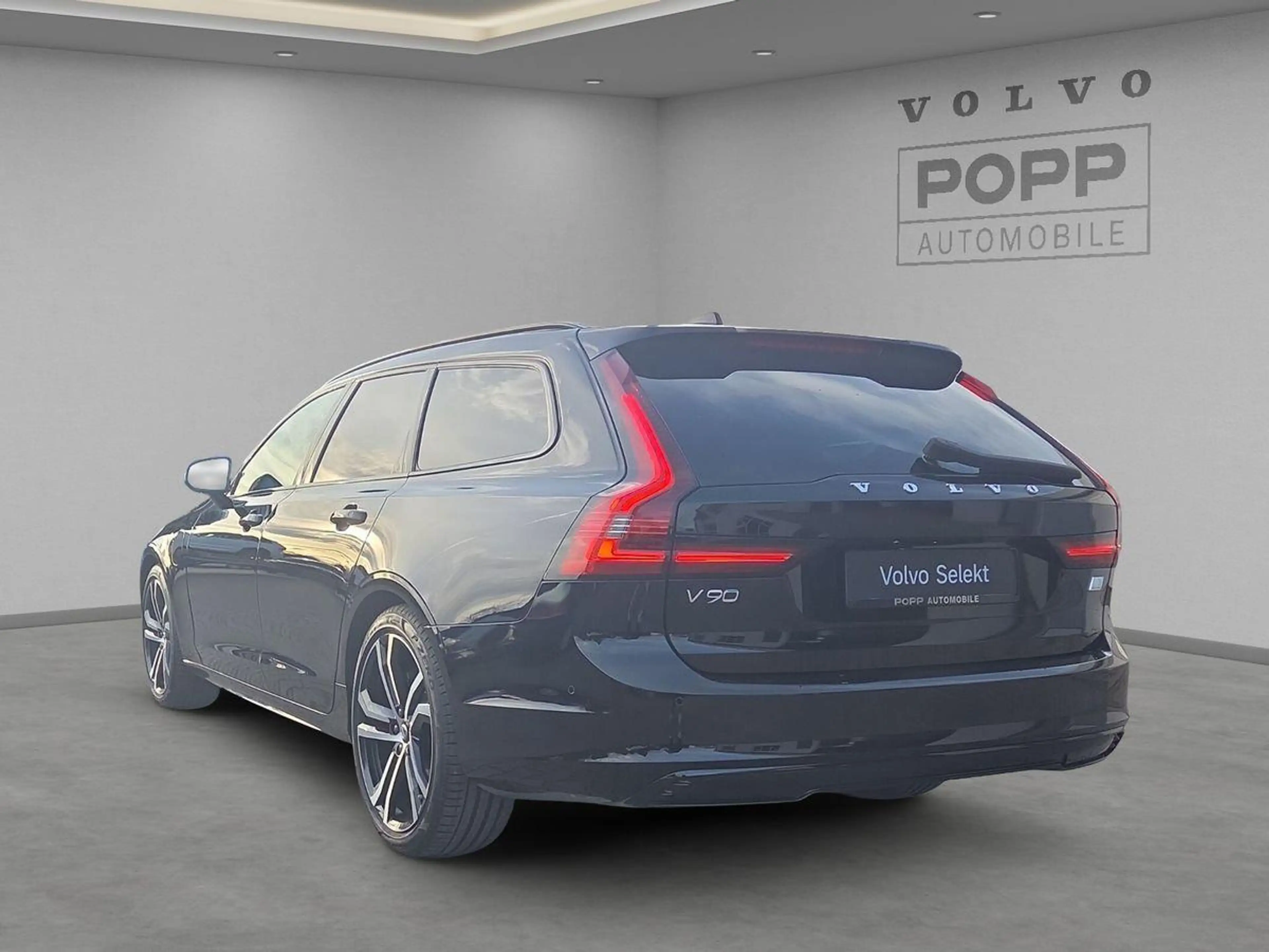 Volvo V90 T6 AWD Recharge Plus Dark 360° LUFT PANO FHZ — photo 13