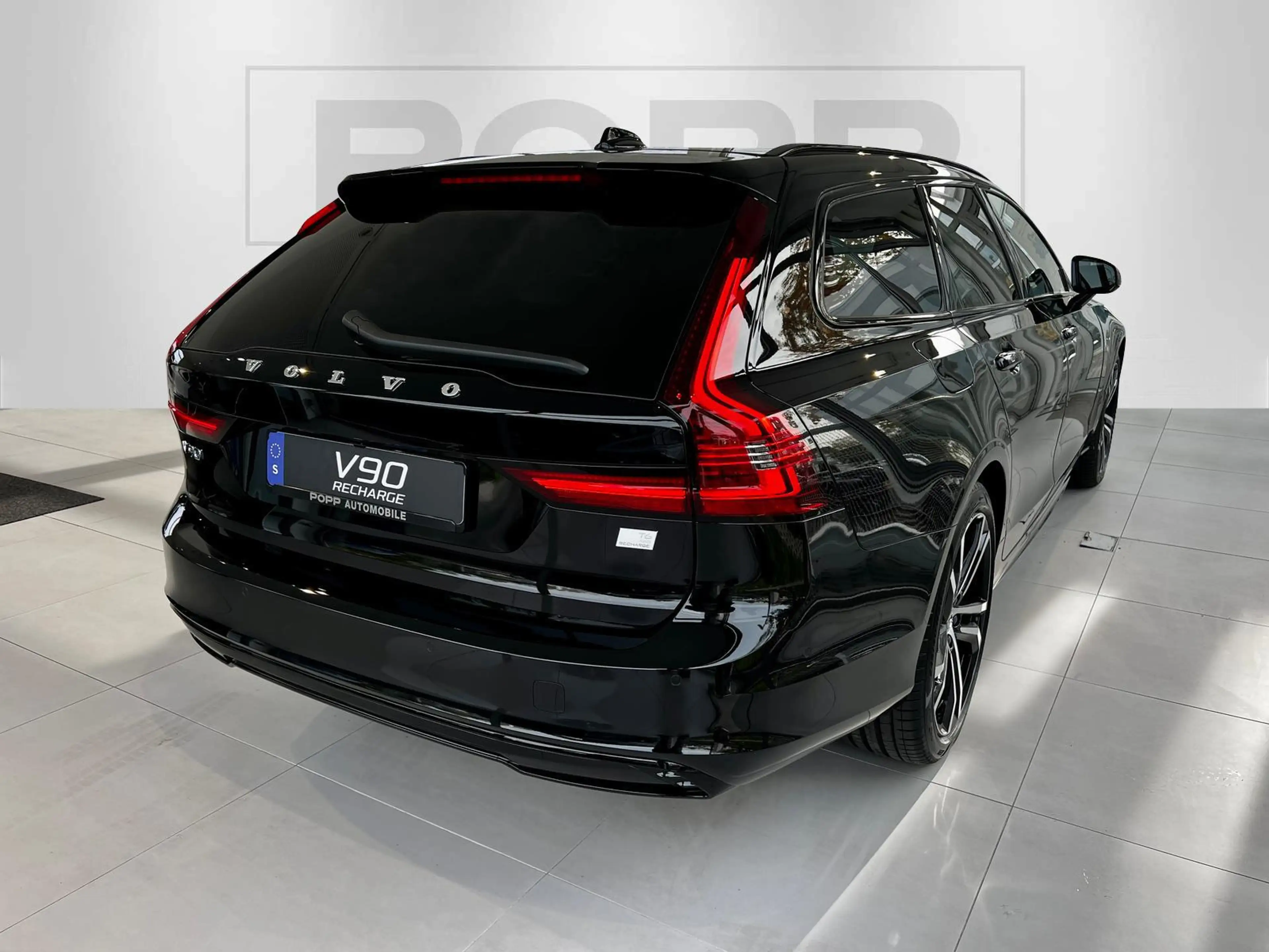 Volvo V90 T6 AWD Recharge Plus Dark 360° LUFT PANO FHZ — photo 6