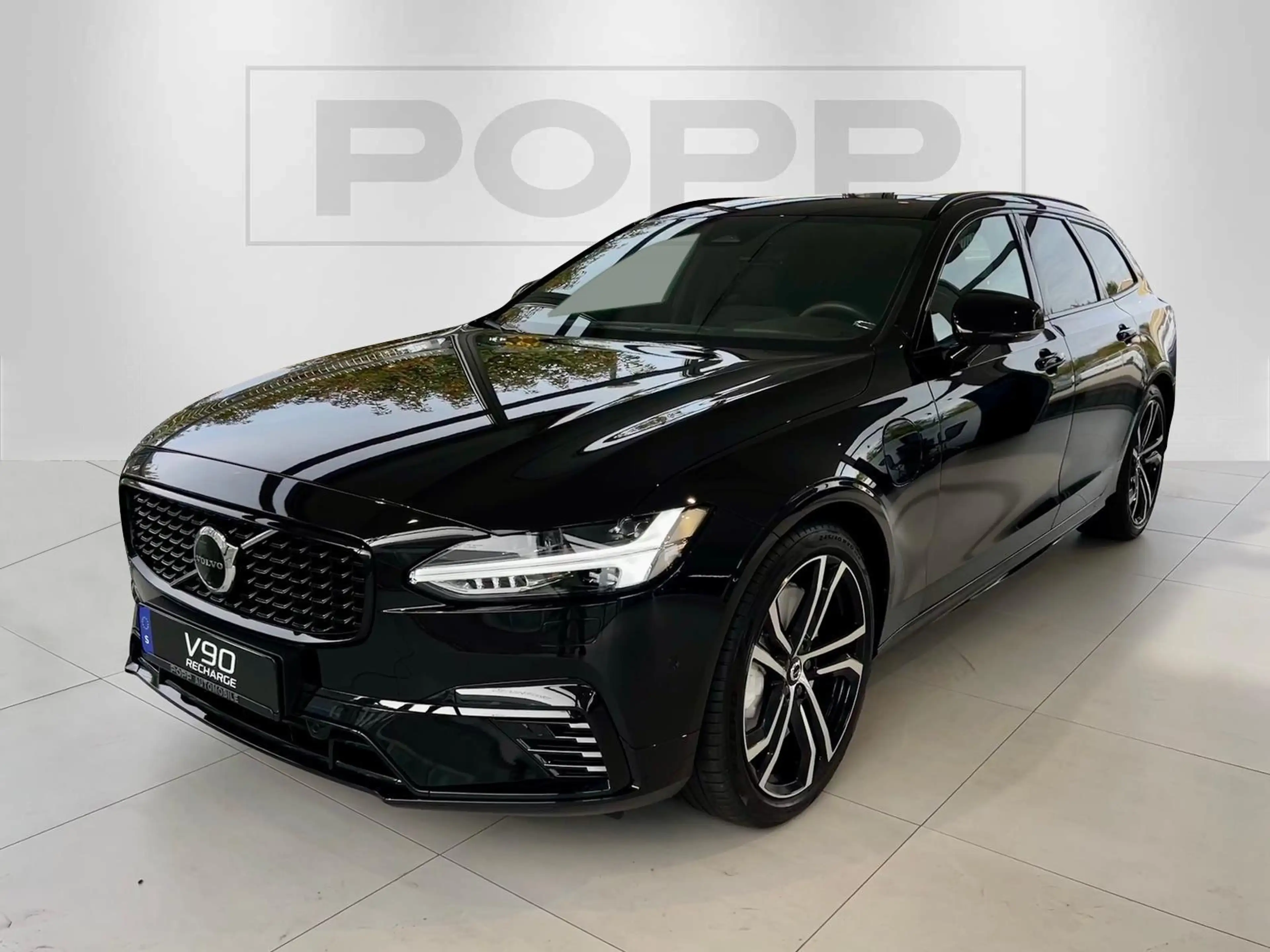Volvo V90 T6 AWD Recharge Plus Dark 360° LUFT PANO FHZ — photo 2