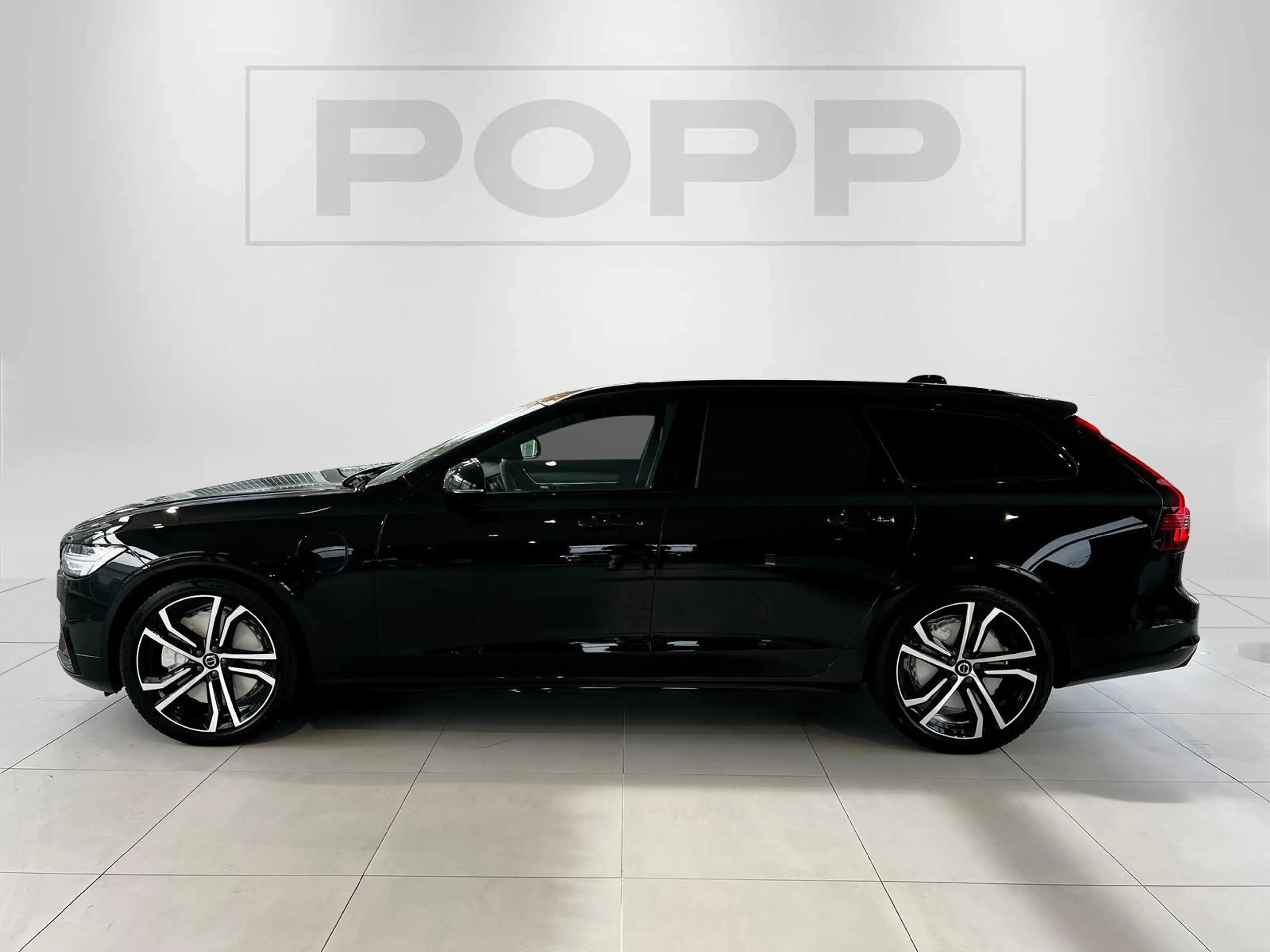 Volvo V90 T6 AWD Recharge Plus Dark 360° LUFT PANO FHZ — photo 3