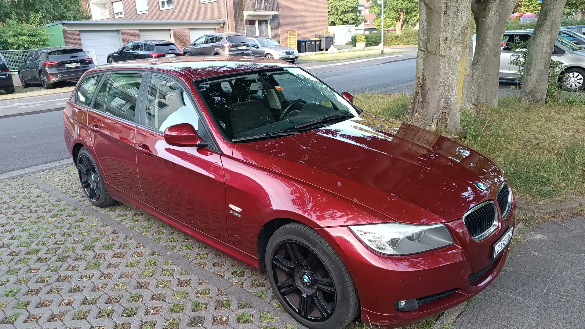 BMW 320 320d xDrive DPF Touring - 1
