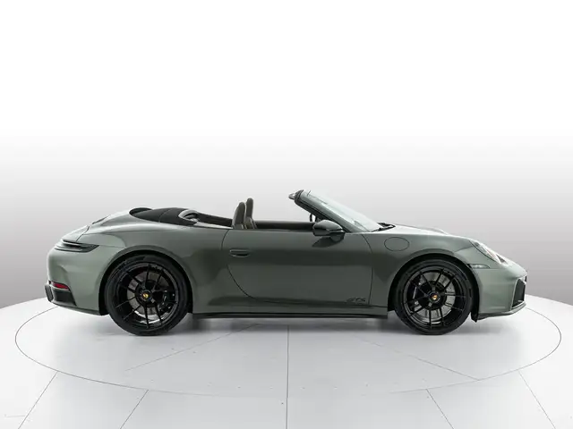 Porsche 911 view 10