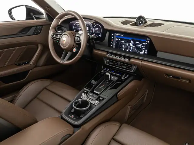 Porsche 911 view 15