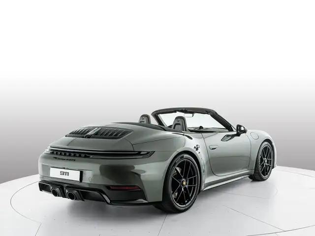 Porsche 911 view 9