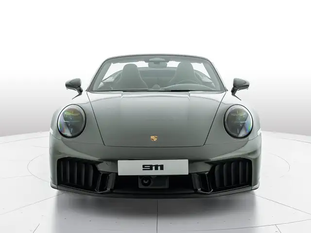 Porsche 911 view 12