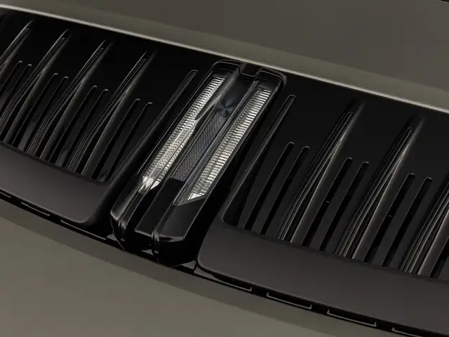 Porsche 911 view 6