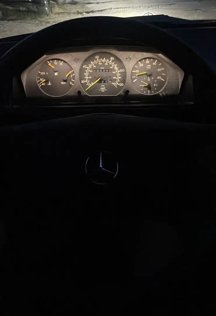 Mercedes-Benz E 250 +355695327671 - 1