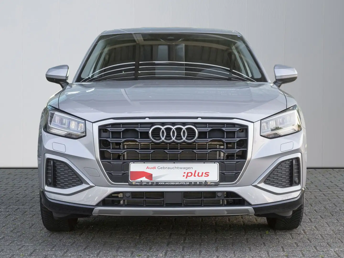 Audi Q2 35 TFSI advanced SHZ,AHK,LED,PDC Silber - 2