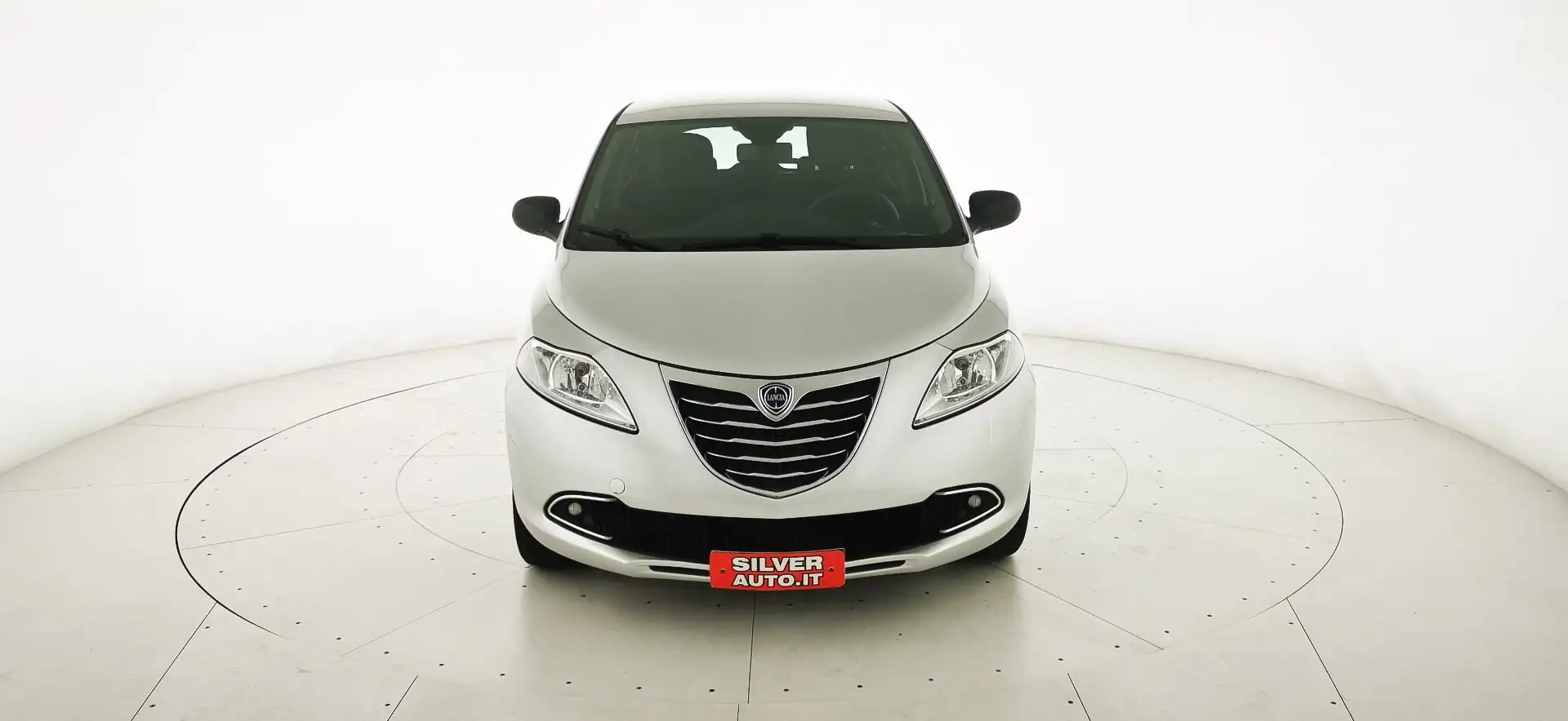 Lancia Ypsilon 0.9 TwinAir 85 CV 5 porte S&S Gold Grau - 2