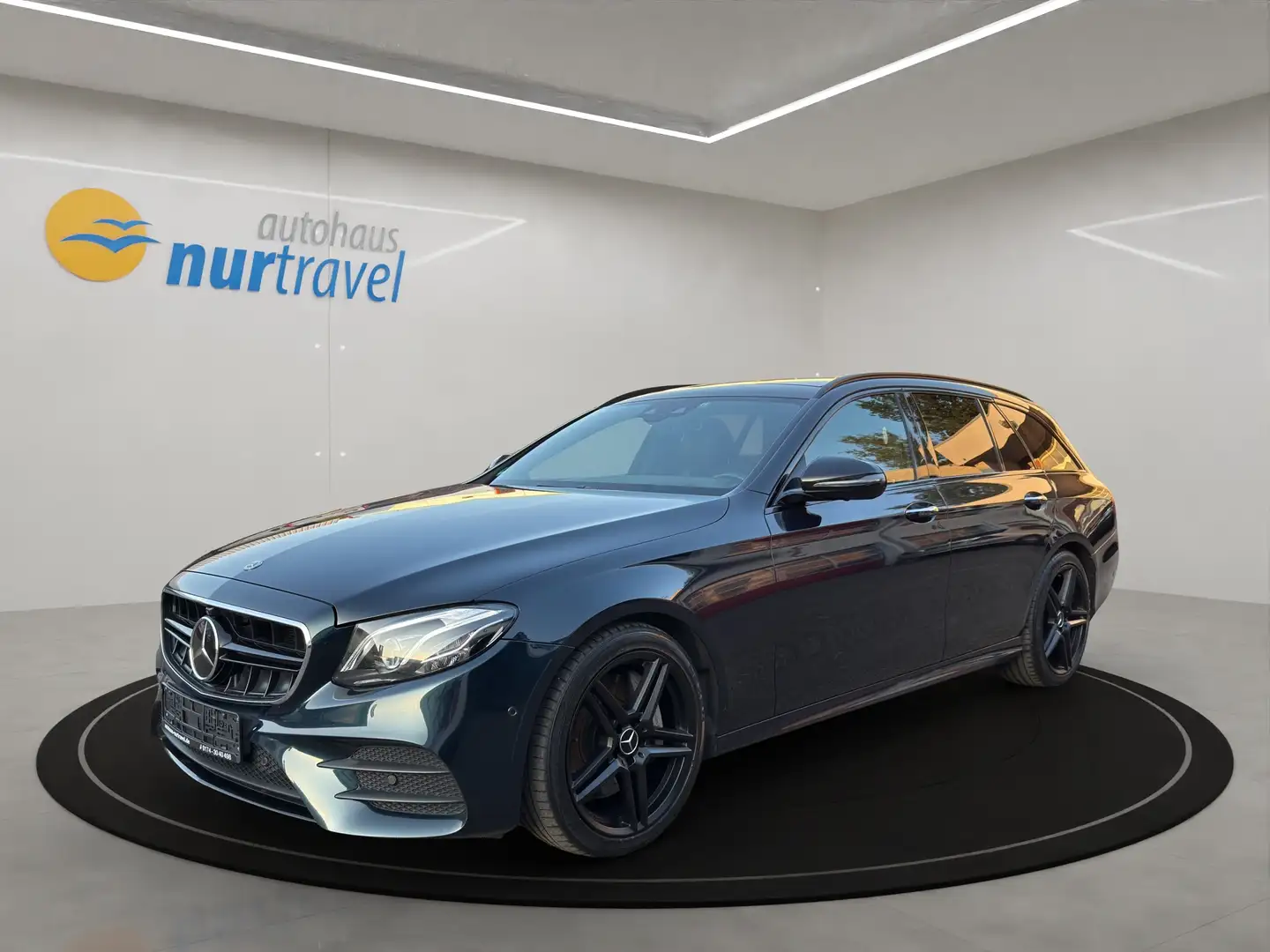 Mercedes-Benz E 350 d T AMG-Line Panorama Memory Widescreen 360 Burmes Bleu - 1