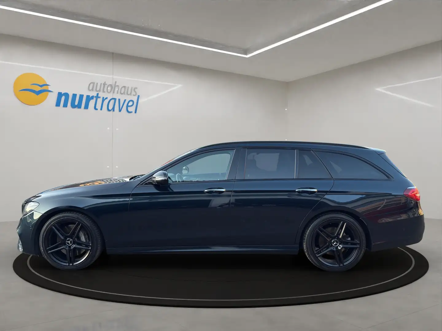 Mercedes-Benz E 350 d T AMG-Line Panorama Memory Widescreen 360 Burmes Bleu - 2