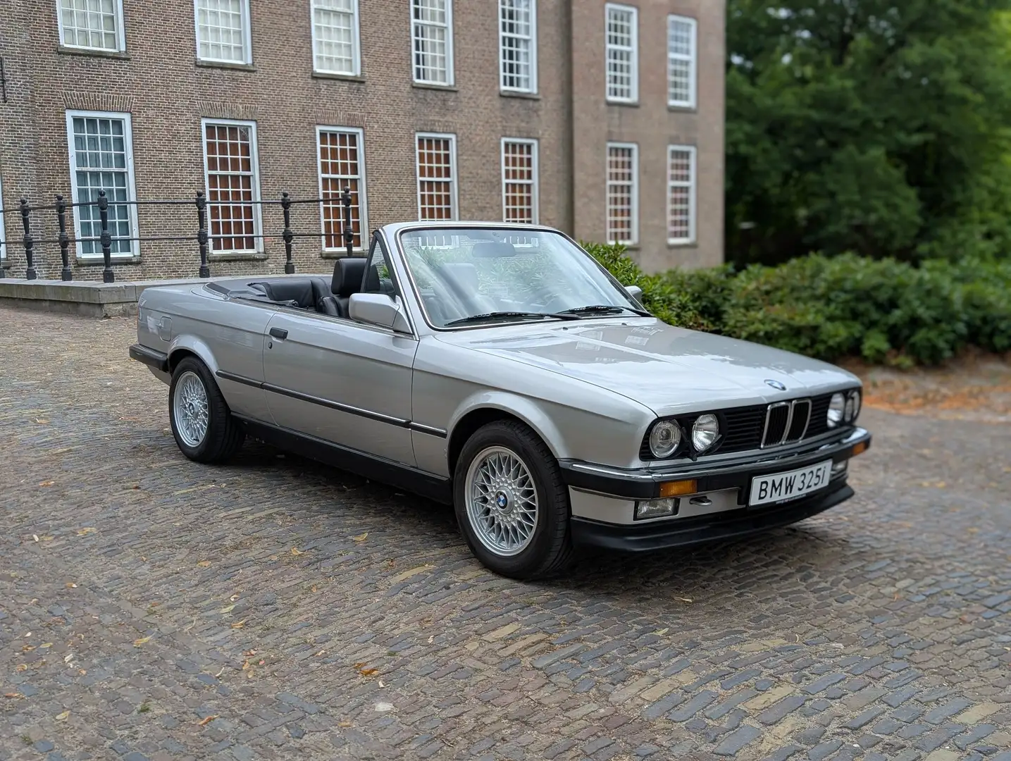 BMW 325 325i vol opties. Nieuwe apk. Grijs - 2