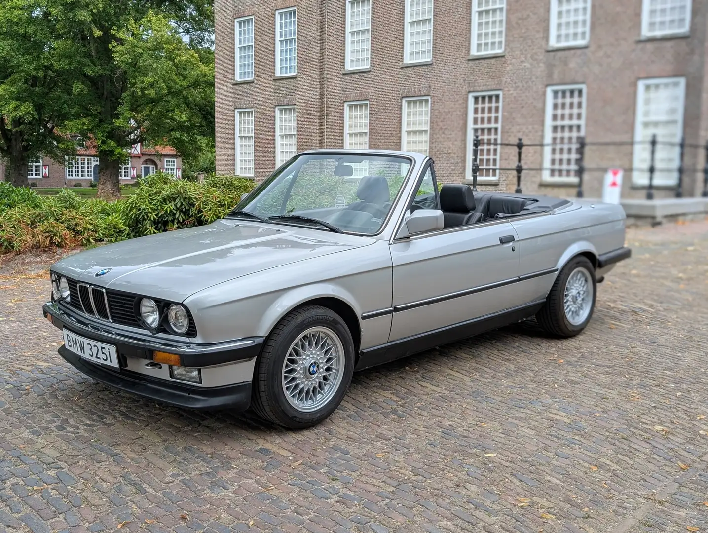 BMW 325 325i vol opties. Nieuwe apk. Grijs - 1