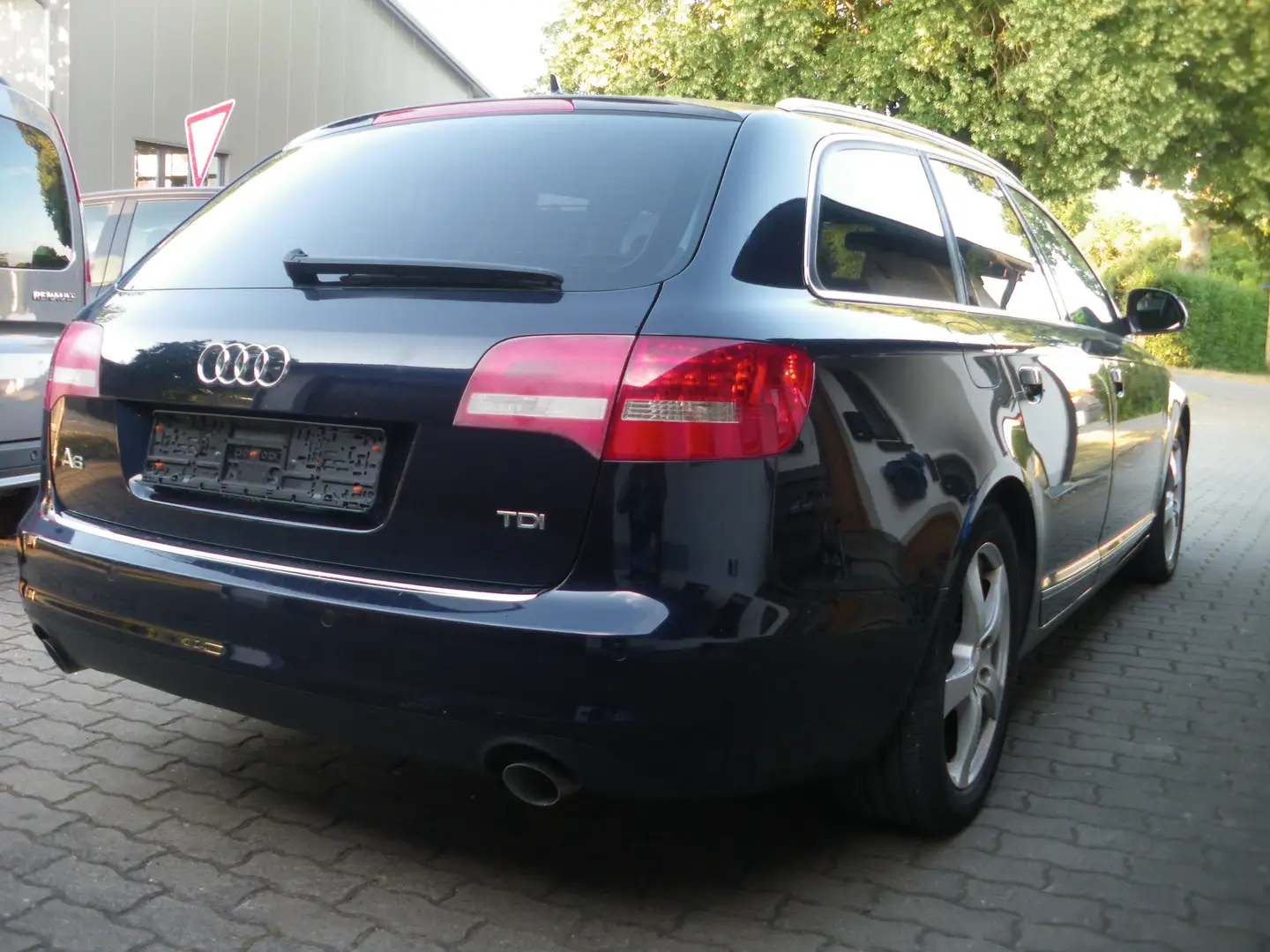 Audi A6 2.0 TDI, Klima, AHK, Leder, Navi, Xenon, Sitzheizg Bleu - 2