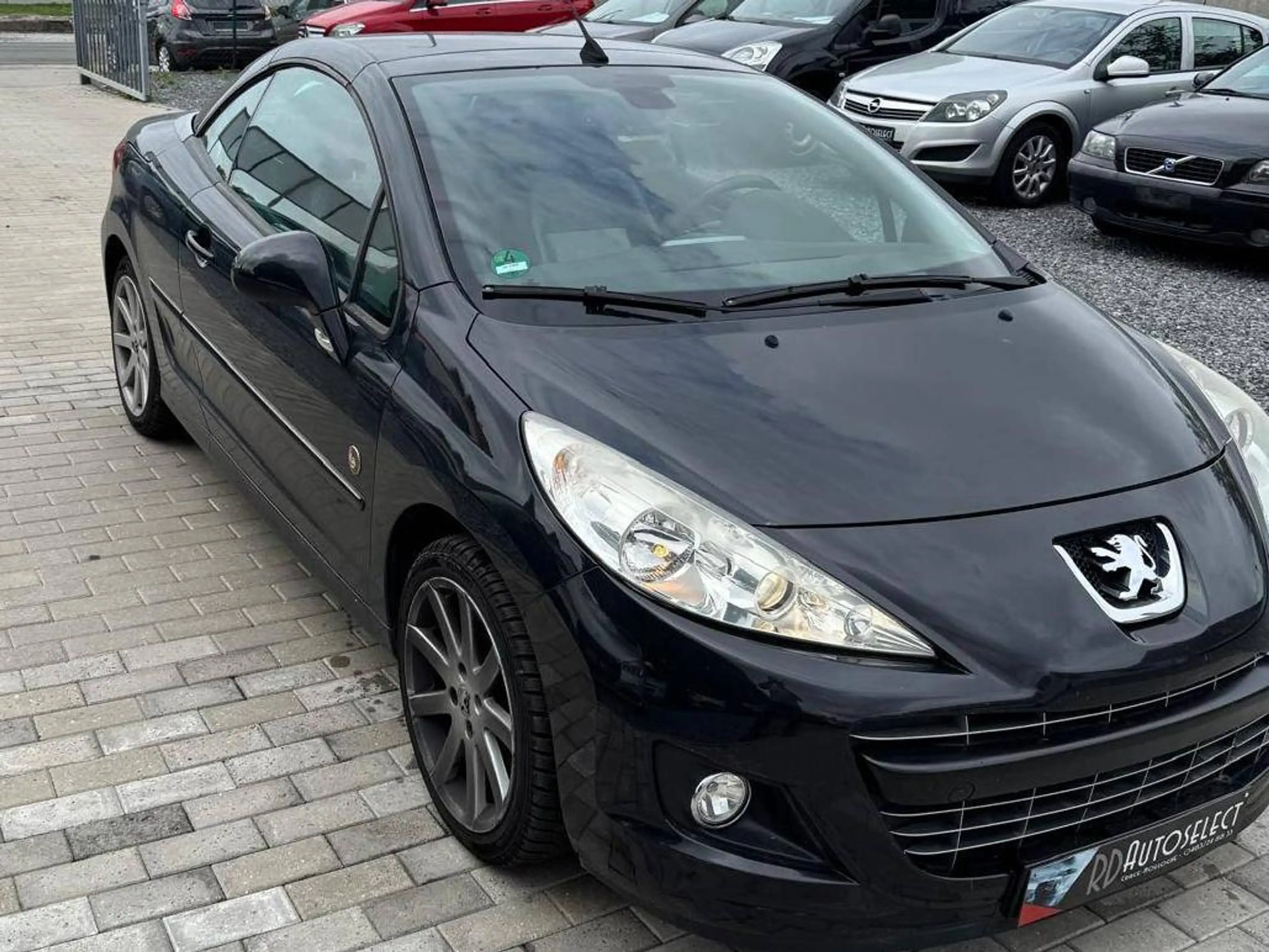 Peugeot 207 207 CC 1.6i Roland Garros — photo 2