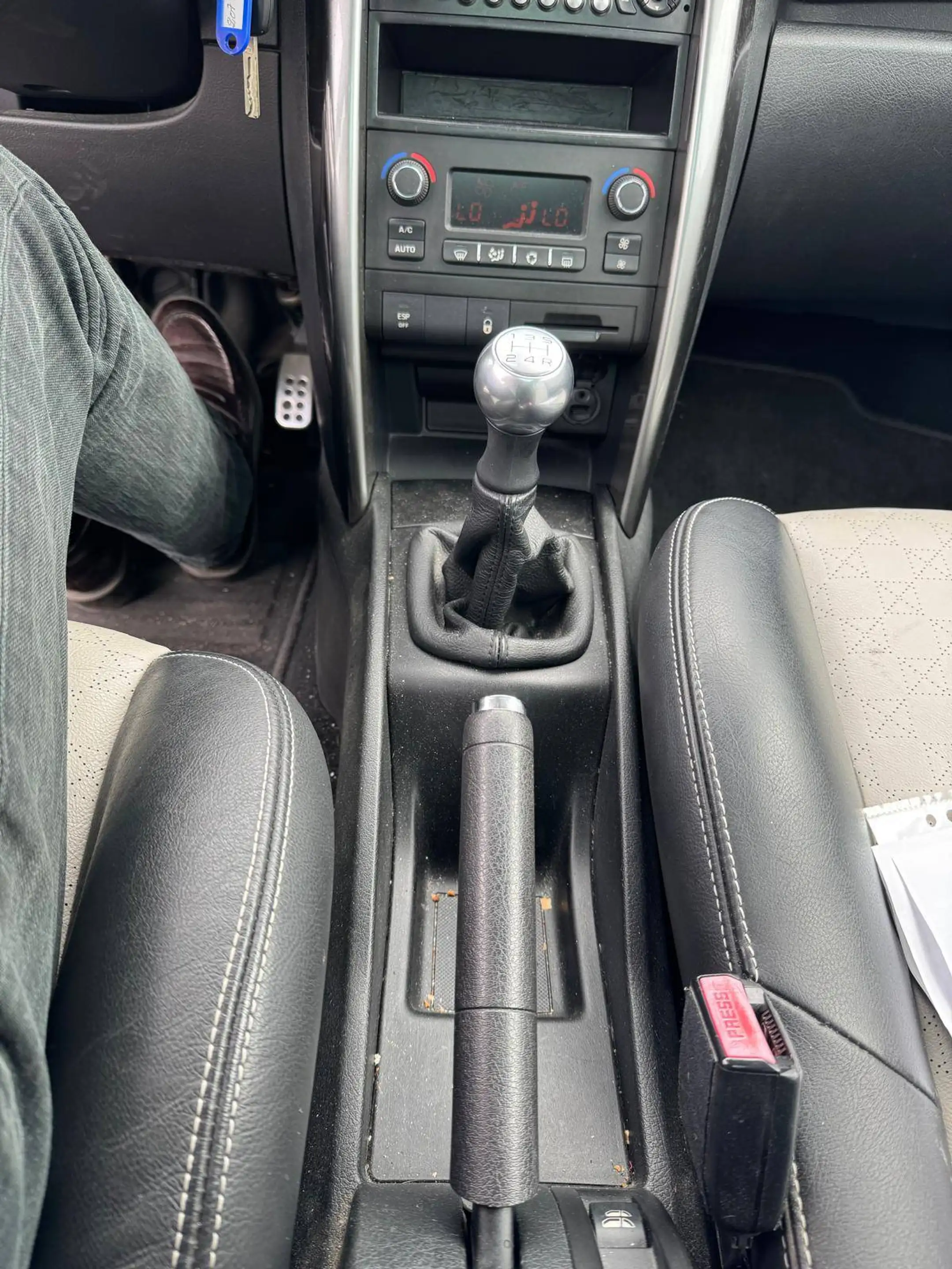 Peugeot 207 207 CC 1.6i Roland Garros — photo 11