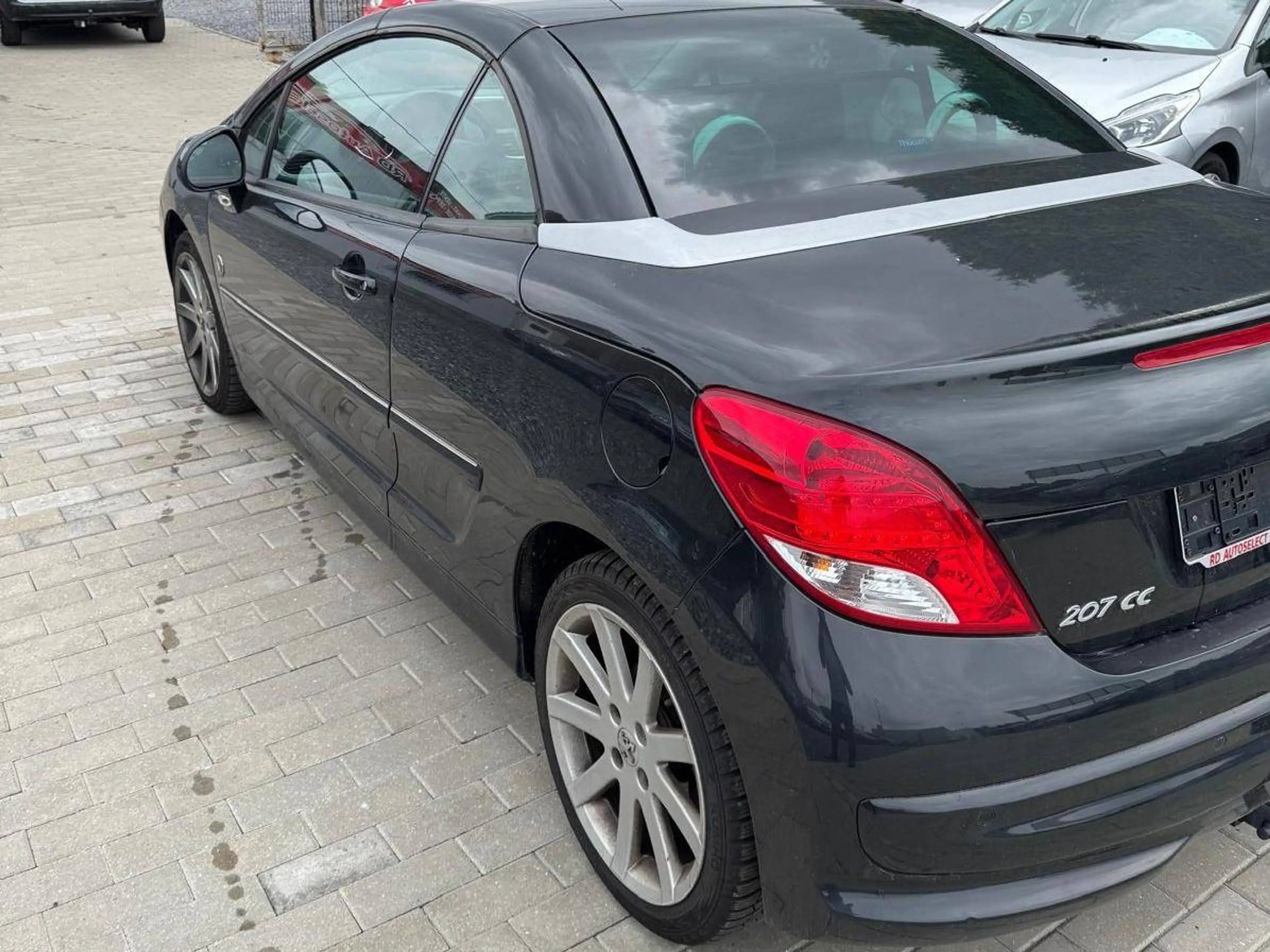 Peugeot 207 207 CC 1.6i Roland Garros — photo 12
