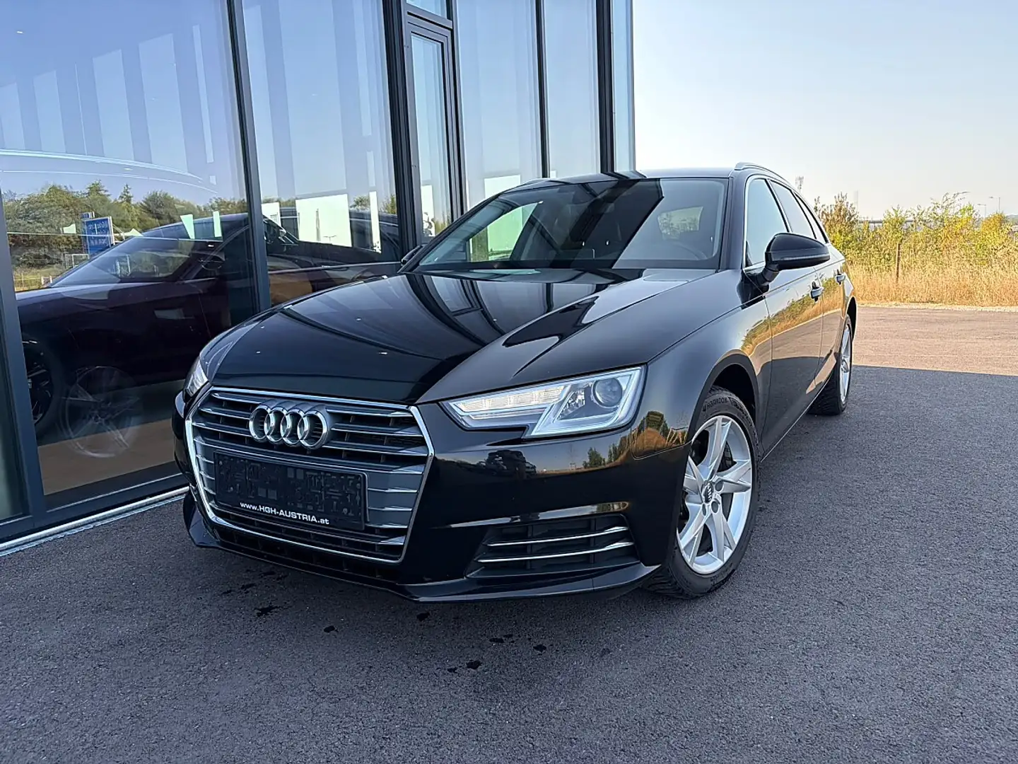 Audi A4 Avant 2,0 TDI Sport S-tronic / NAVI / XENON / V... Schwarz - 1