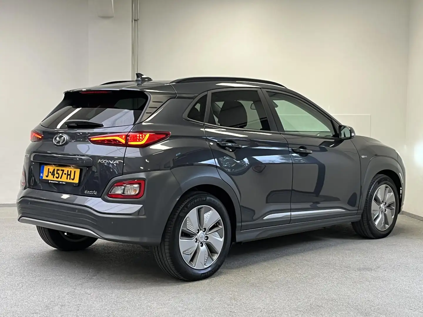 Hyundai KONA EV Premium 64 kWh | 1e-EIG. | STOELKOELING | LEDER Gris - 2