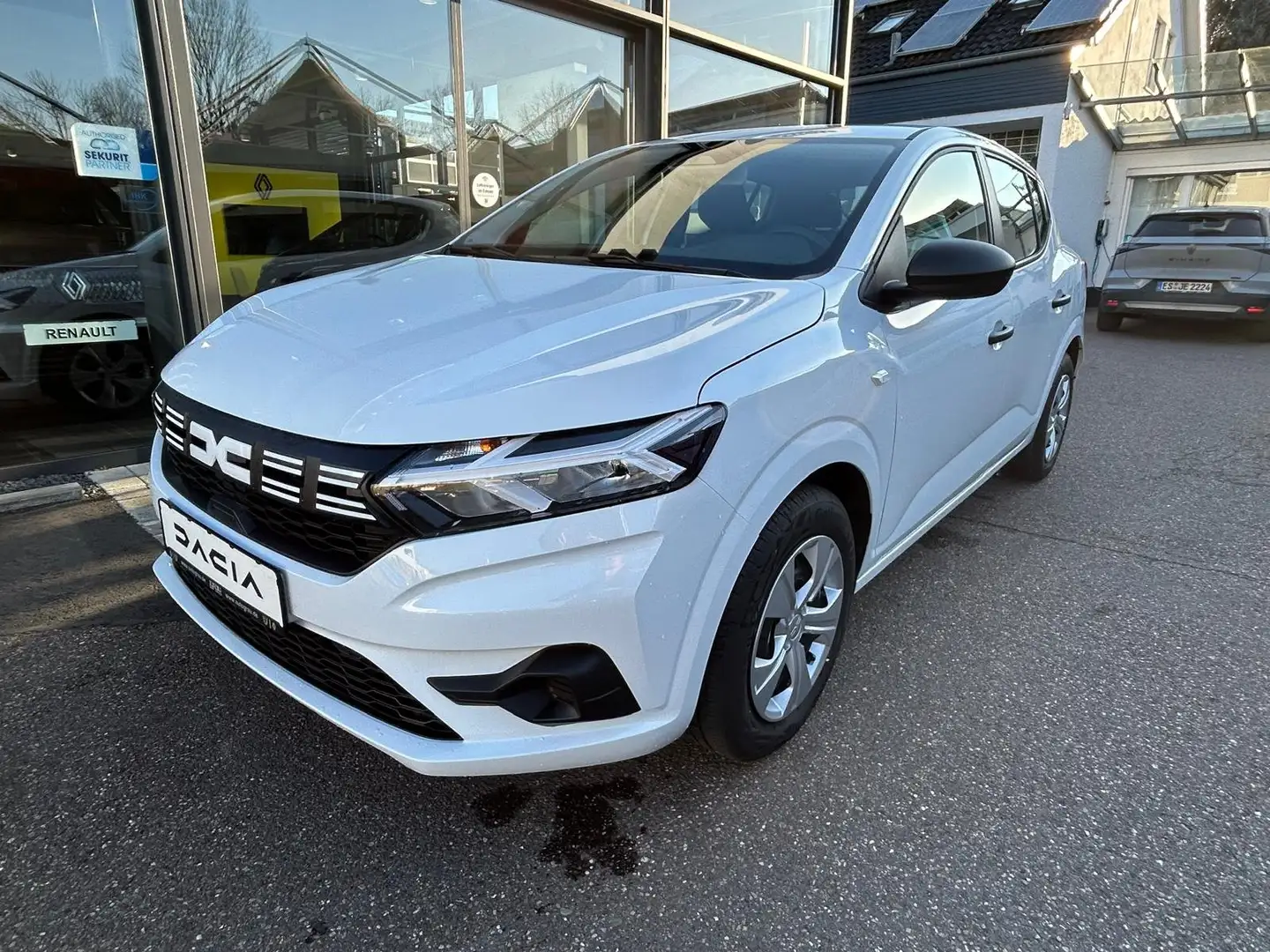 Dacia Sandero Essential  Klima / PDC Weiß - 2