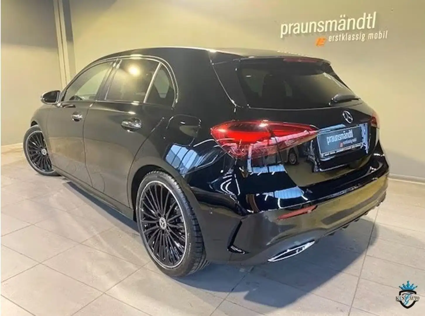 Mercedes-Benz A 200 A 200 d AMG Line Premium auto Nero - 2