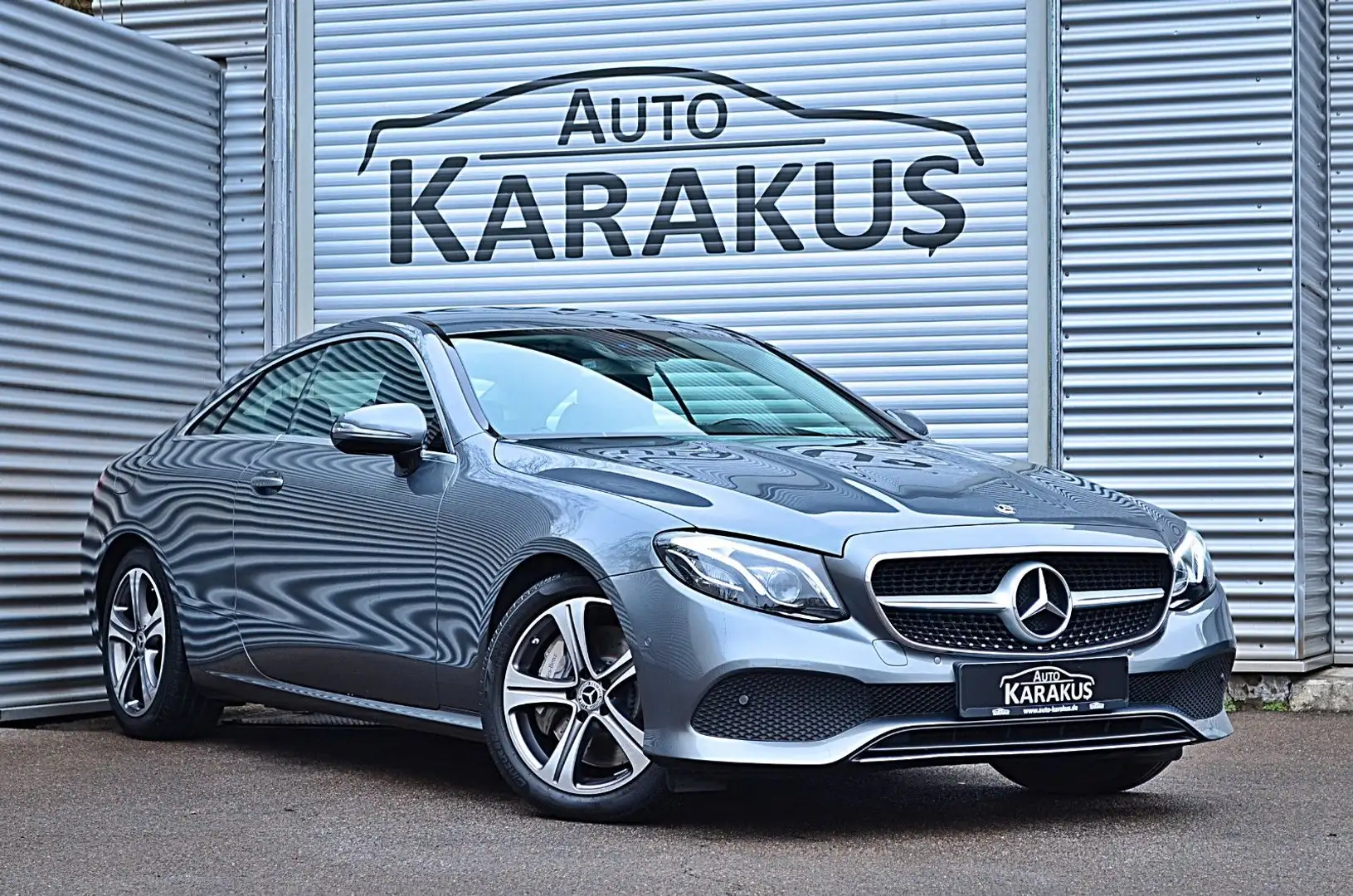 Mercedes-Benz E 350 d Coupe "COMAND/R.KAM/1.Hand/MB S.Heft" Grau - 1