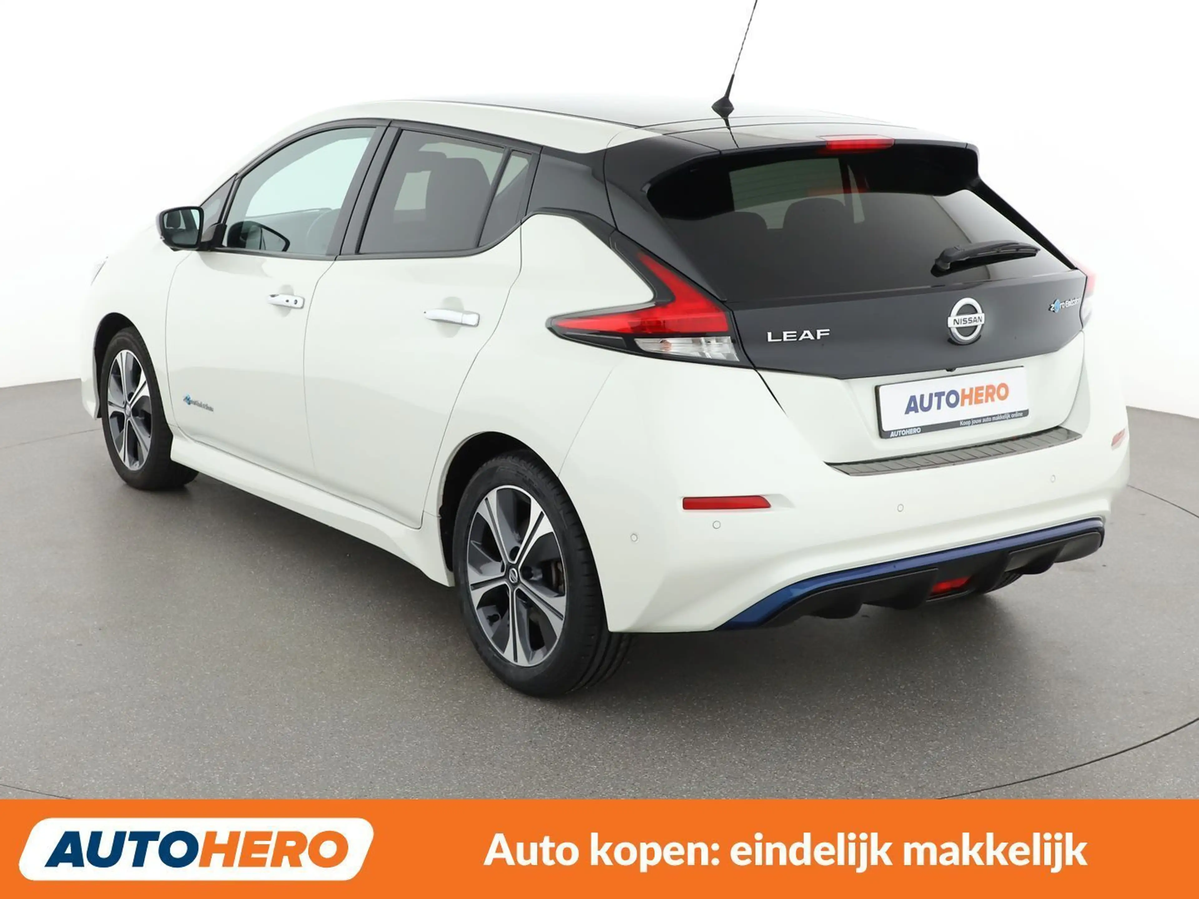 Nissan Leaf electric drive 110 kW Tekna — photo 4