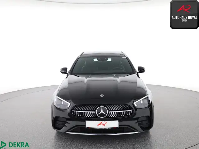 Mercedes-Benz E-Class view 4