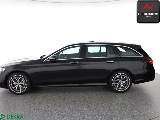 Mercedes-Benz E-Class view 3
