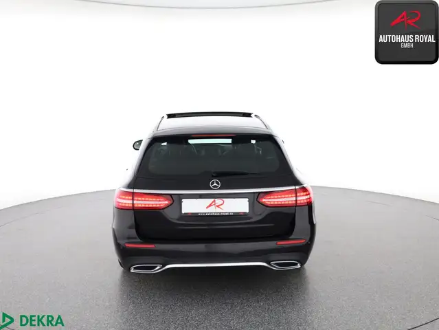 Mercedes-Benz E-Class view 6