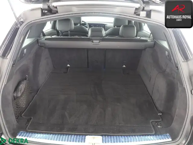 Mercedes-Benz E-Class view 11